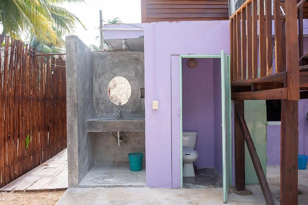 Mapache Hostel & Camping ホルボックス島 エクステリア 写真